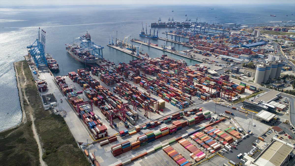Türkiye'nin küresel mal ihracatından aldığı pay 2023'te yüzde 1,08'e, hizmet