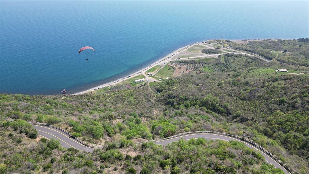 Marmara Denizi ile Ganos Dağı eteklerindeki ormanların bütünleştiği Uçmakdere, Ramazan