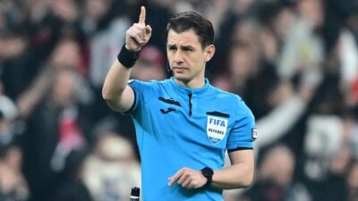 FIFA kokartlı Türk hakem Halil Umut Meler, İngiltere'nin Liverpool ile
