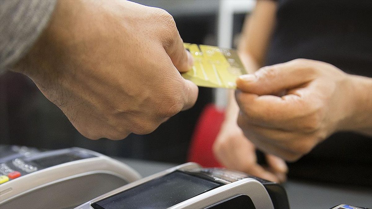Uzmanlar, son dönemde alışverişlerde ödemelerin IBAN verilerek banka hesabına yönlendirilmesi