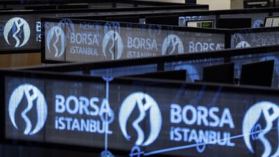 Borsa İstanbul'da BIST 100 endeksi, 10.000 puan sınırını aşarak rekor