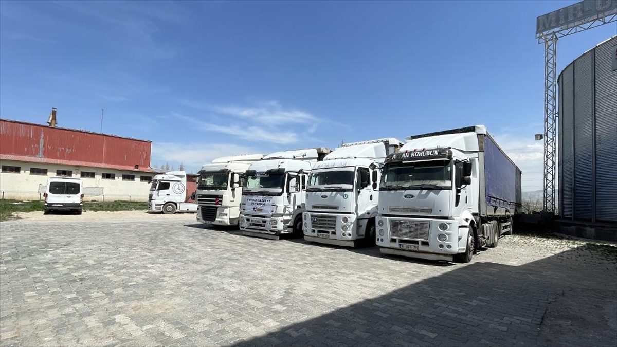 Van'dan, İsrail'in saldırıları altındaki Gazze'ye 150 ton un gönderildi.