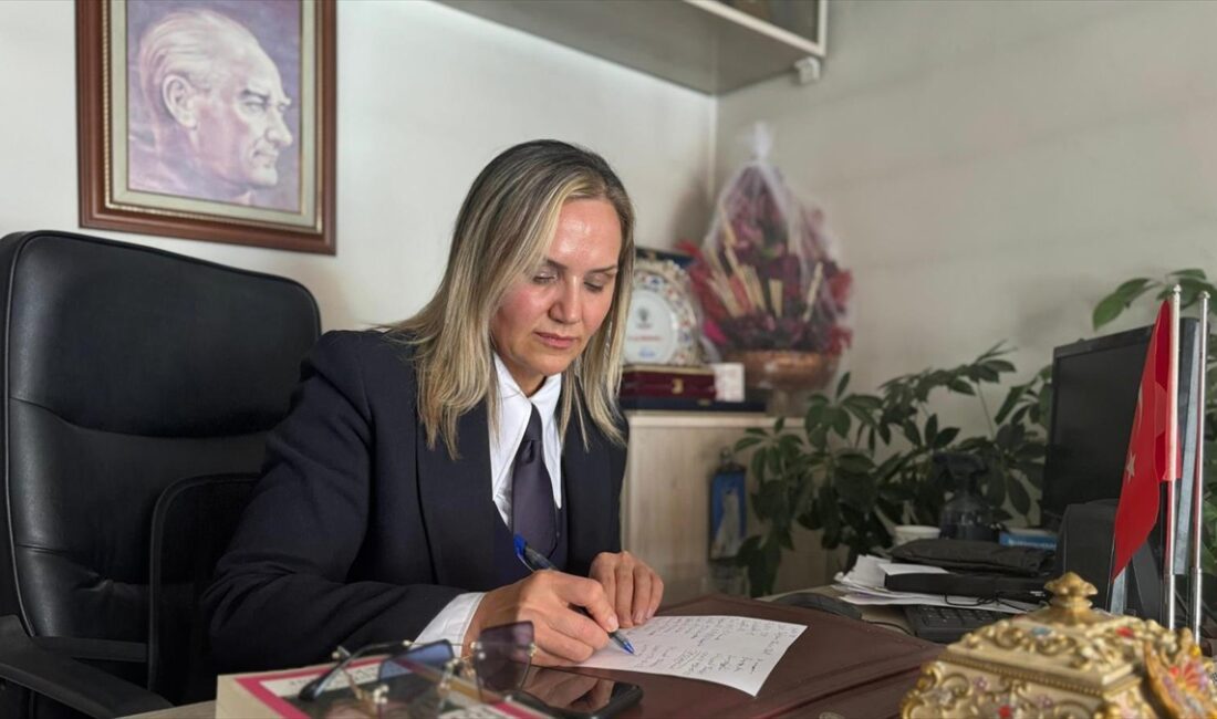 Van'ın ilk kadın muhtarı ünvanına sahip Leyla Tanrıtanır, 7 bin
