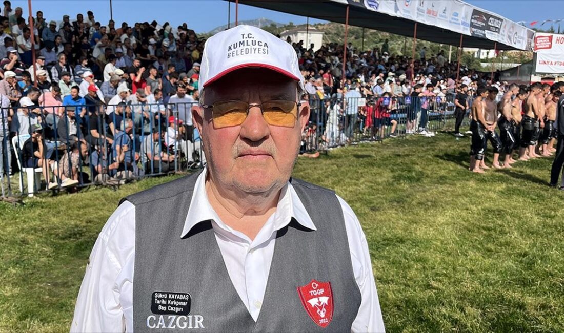 Tarihi Kırkpınar Yağlı Güreşleri'nin başcazgırı 81 yaşındaki Şükrü Kayabaş, 60