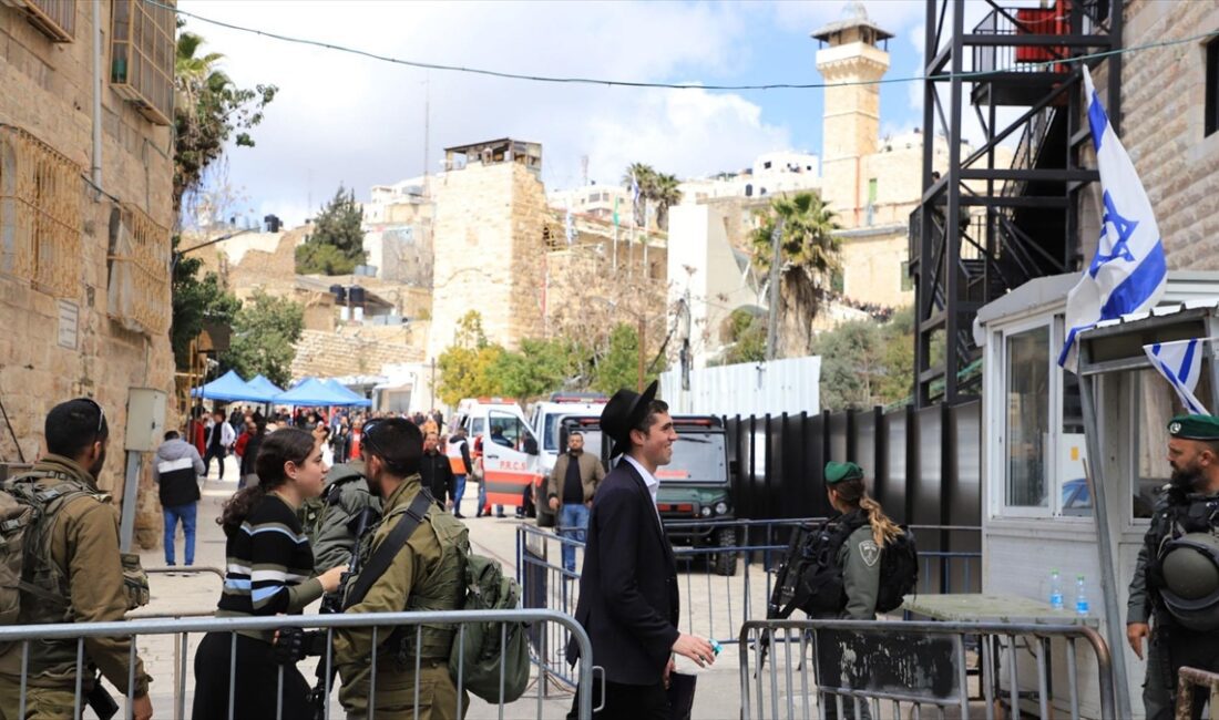 RAMALLAH (AA) – İsrail’in sıkı güvenlik önlemleri altında El Halil’in