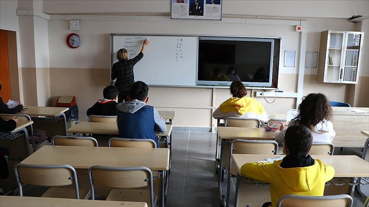 Milli Eğitim Bakanlığınca (MEB), yeni müfredat taslağında, sınıflarda farklı yeteneklere