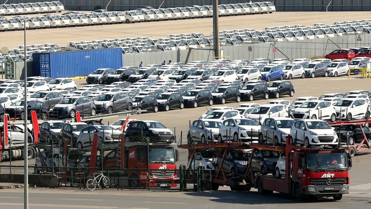 Ocak-mart döneminde otomobil ve hafif ticari araç pazarında en fazla