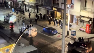 Yerel seçimde Van'da sandıktan zaferle çıkan DEM Partili Abdullah Zeydan