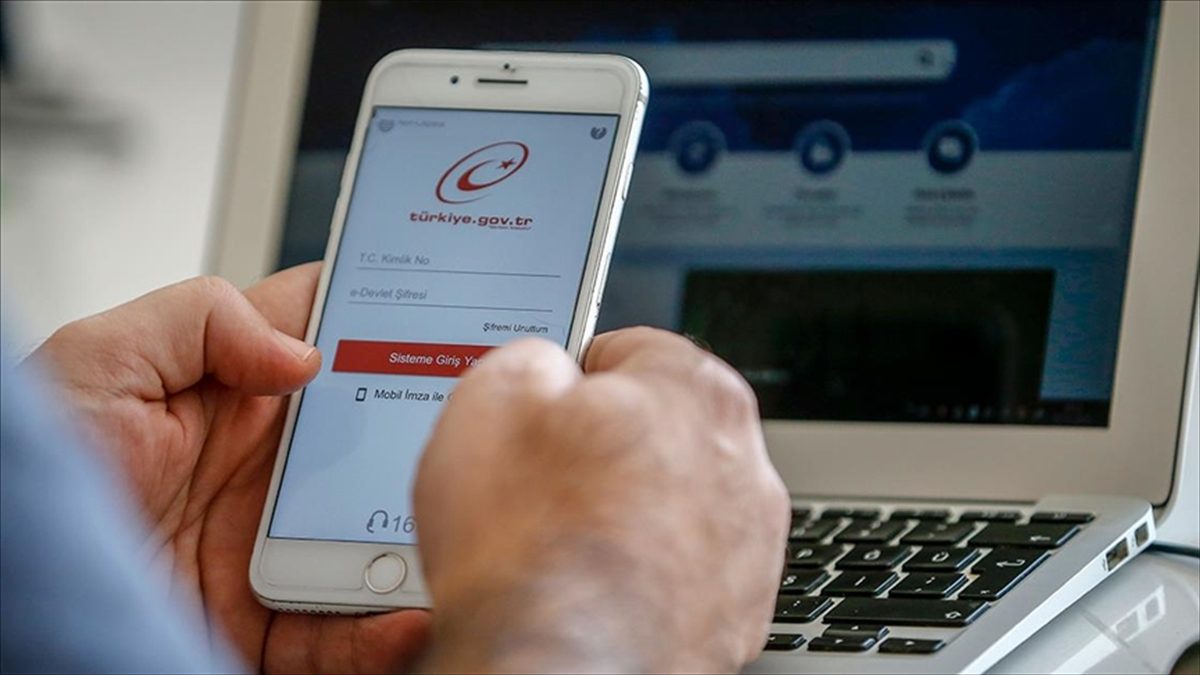 Bakan Işıkhan, yurt dışı borçlanması yaparak aylık bağlanması müracaatında bulunan