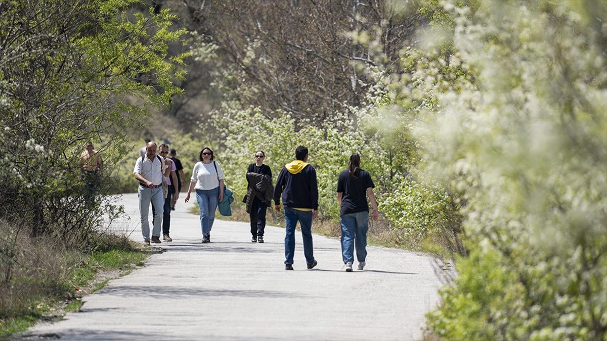 Yurt genelinde hafta boyunca artması beklenen sıcaklıkların bazı bölgelerde mevsim