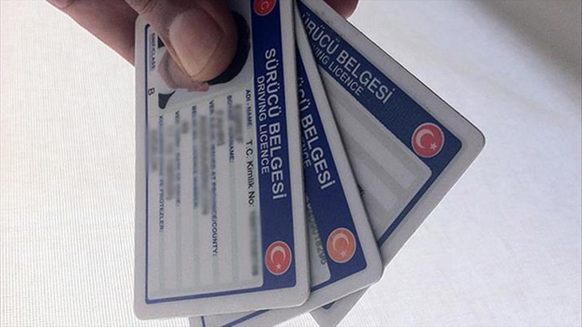 Türkiye'de yeni tip sürücü belgesine sahip olan kişi sayısı 25