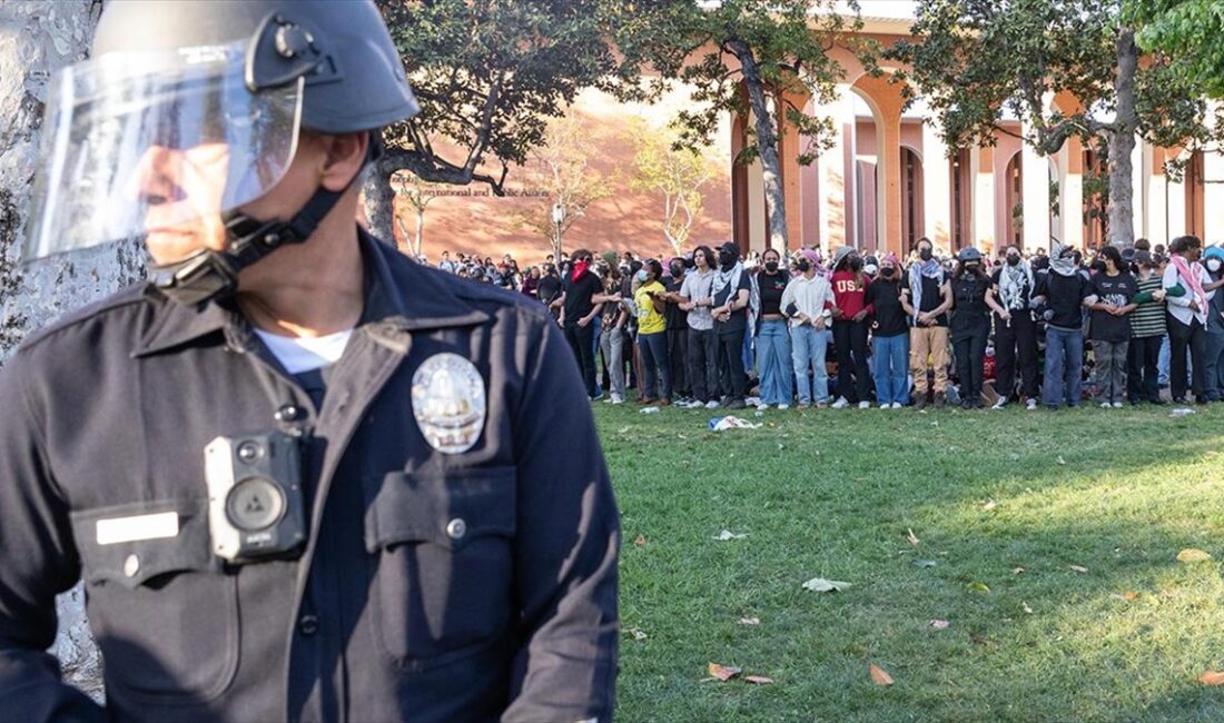 ABD'deki Güney California Üniversitesi'nde (USC) Los Angeles Polis Departmanı (LAPD)