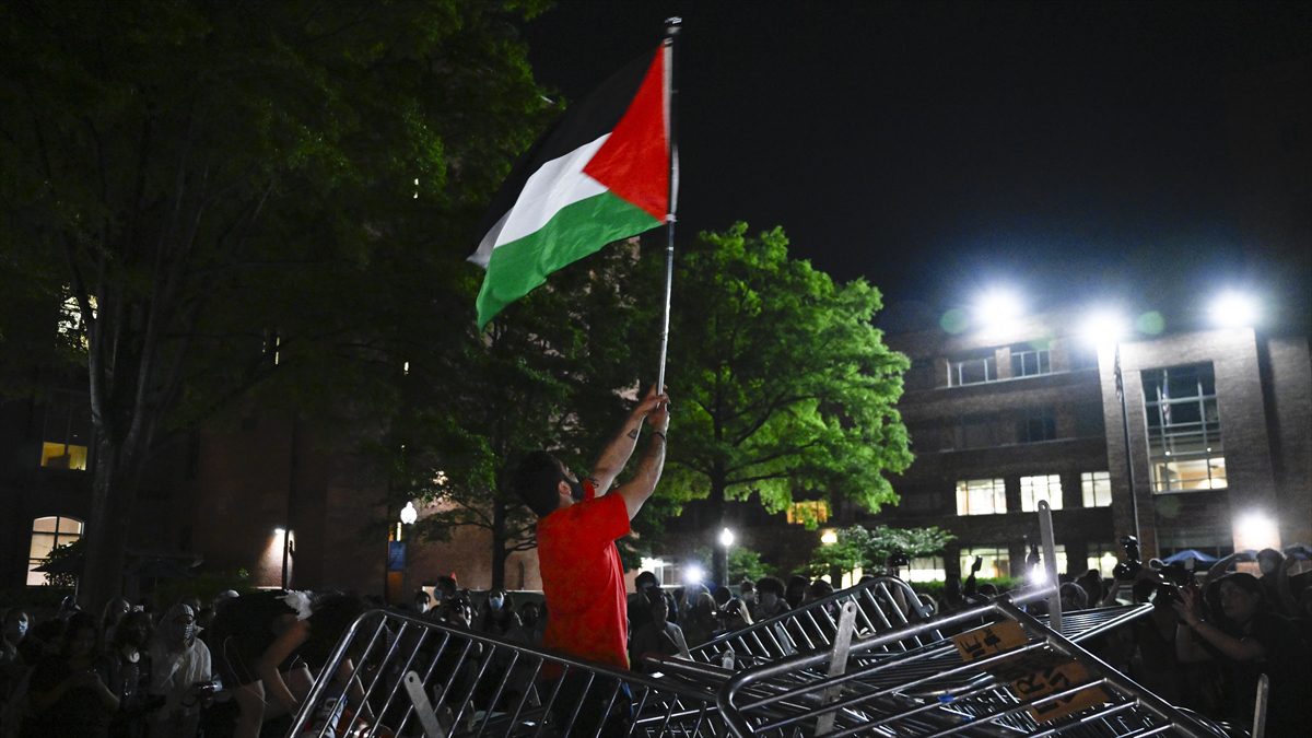 ABD'li aktivistler, ülkedeki üniversitelerde devam eden protestoların polis müdahalelerin ve