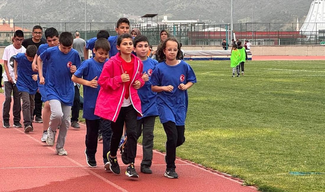 Afyonkarahisar'da özel sporcular, katıldıkları organizasyonlarda elde ettikleri derecelerle hedefleri olan