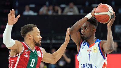 Play-off yarı final serisi ikinci maçı, yarın saat 20.30'da başlayacak.