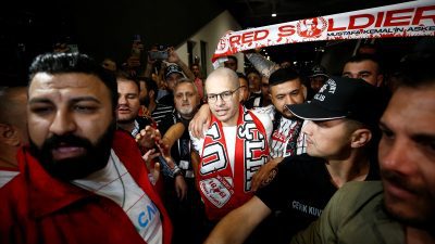 - Brezilyalı teknik adamı havalimanında kırmızı-beyazlı taraftarlar karşıladı