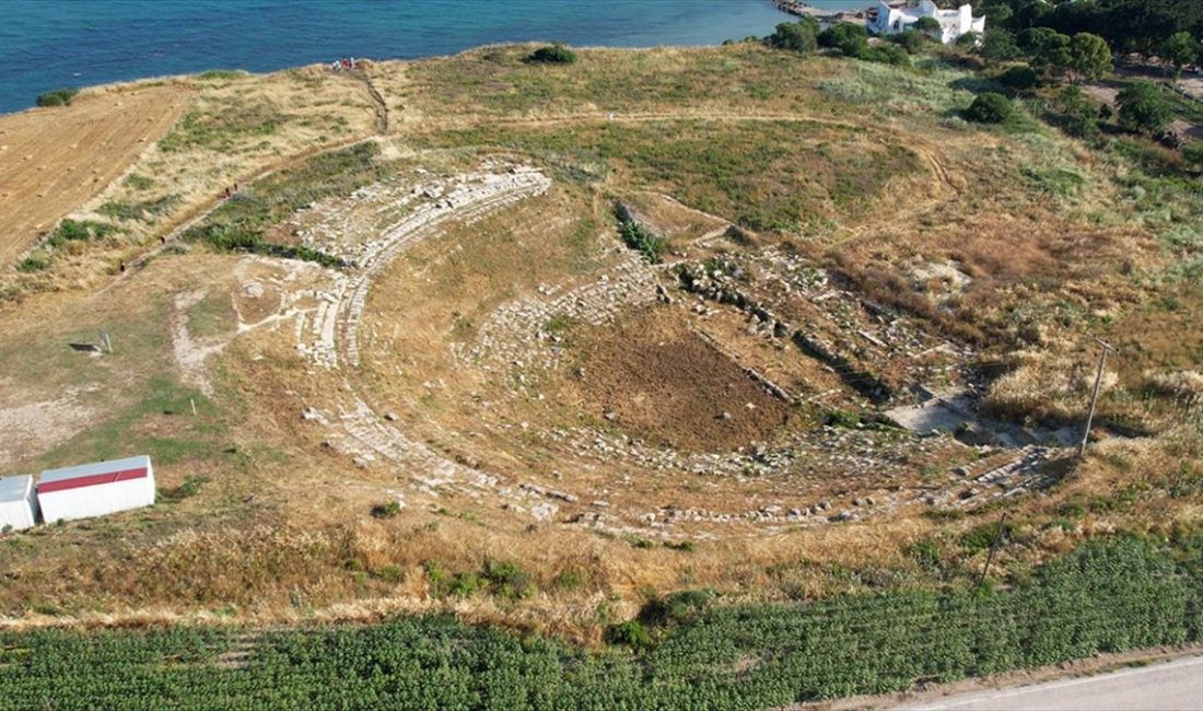 Adana'nın Karataş ilçesinde kazı çalışması tamamlanan Magarsus Antik Kenti'ndeki tiyatronun