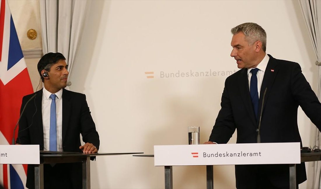 Avusturya Başbakanı Nehammer, İngiltere'nin düzensiz göçle mücadelede “öncü” olduğunu belirtti Avusturya Başbakanı Karl Nehammer, İngiltere’nin "Ruanda Modeli" ile düzensiz göçle