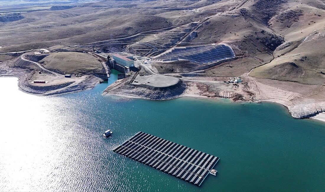Enerji ve Tabii Kaynaklar Bakanı Alparslan Bayraktar, barajlardaki kullanılabilir rezervuar
