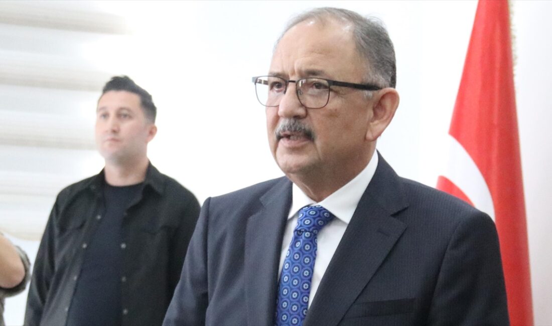 Bakan Özhaseki: Deprem bölgesinde 1240 şantiyede 110 bin kişi çalışıyor