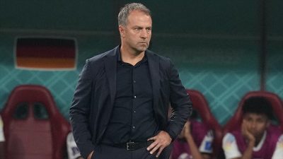 Xavi Hernandez ile yollarını Barcelona'da teknik direktörlük görevine Alman Hansi