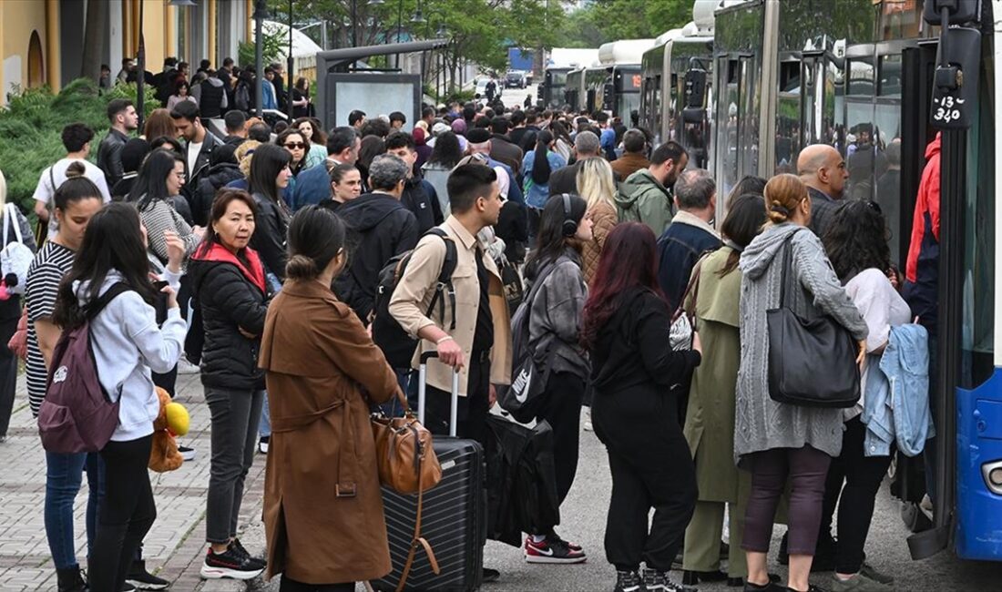 Ankara'da kuvvetli yağış sonrası Yenimahalle ve Atatürk Kültür Merkezi metro