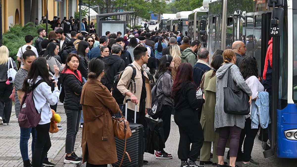 Ankara'da kuvvetli yağış sonrası Yenimahalle ve Atatürk Kültür Merkezi metro