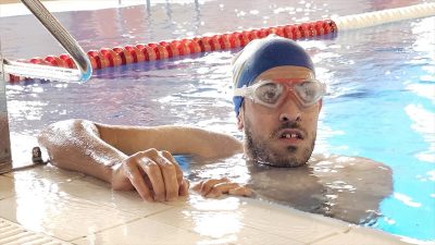 Siirt'te yaşayan bedensel ve görme engelli 26 yaşındaki Uğur Atabay,