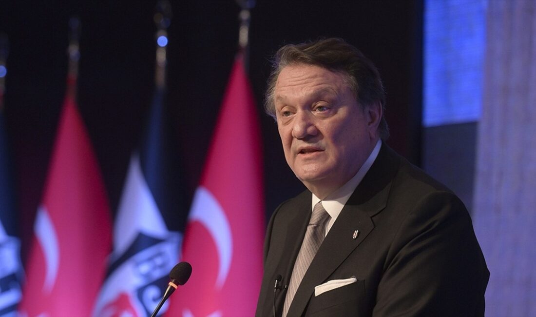 Beşiktaş Kulübü Başkanı Hasan Arat, teknik direktör tercihi için önlerinde