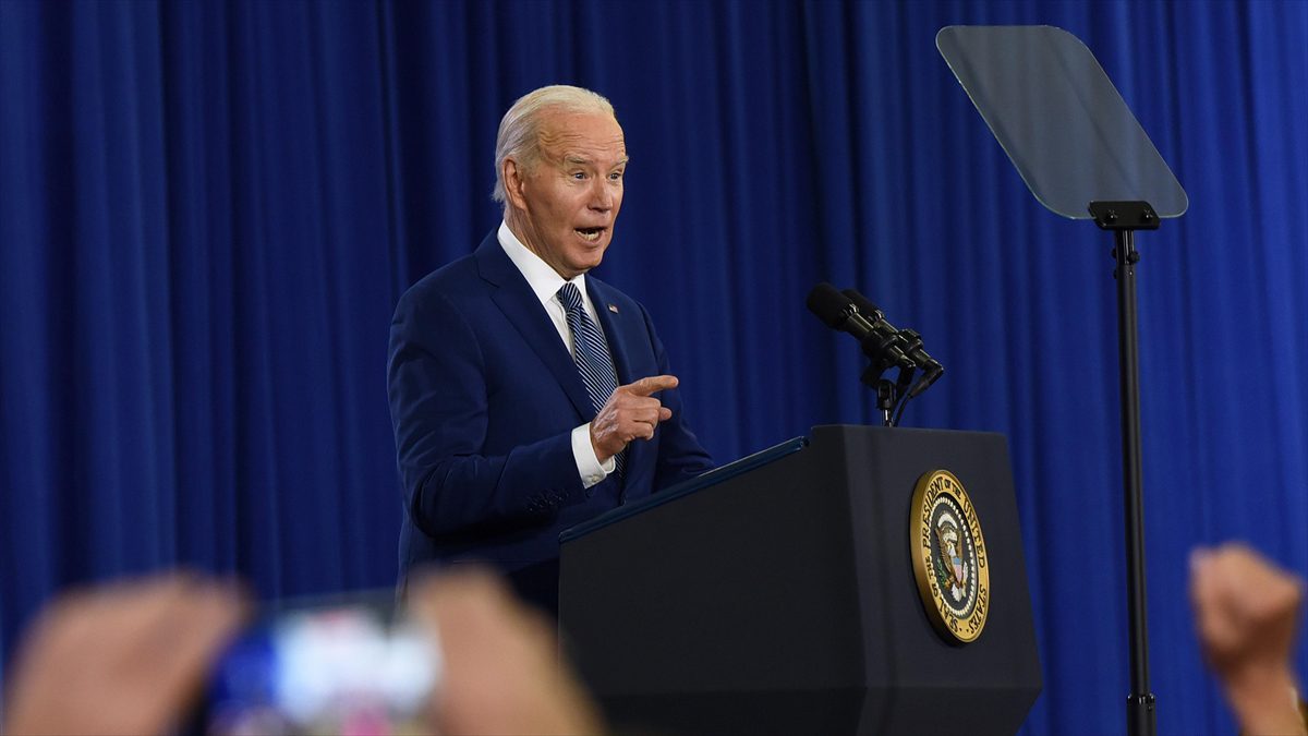 ABD Başkanı Joe Biden, kampüslerdeki barışçıl gösterilere müsaade edildiğini ancak
