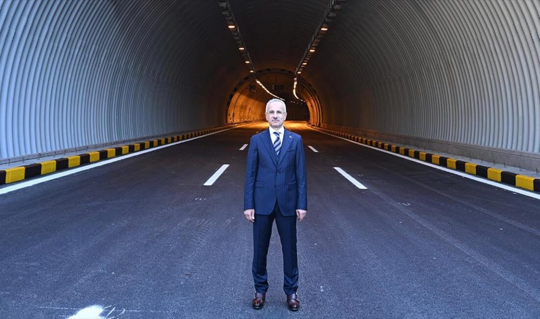 Ulaştırma ve Altyapı Bakanı Uraloğlu, Bolu Dağı Tüneli'nin heyelanlara karşı