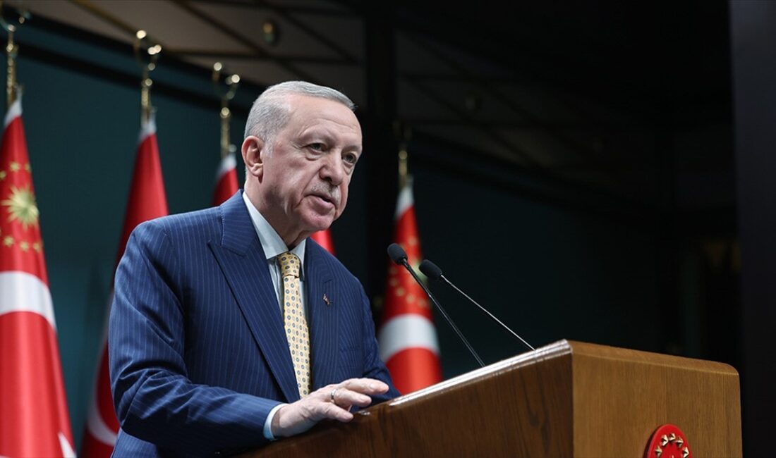 Cumhurbaşkanı Recep Tayyip Erdoğan, şehit askerlerin ailelerine başsağlığı mesajı gönderdi.