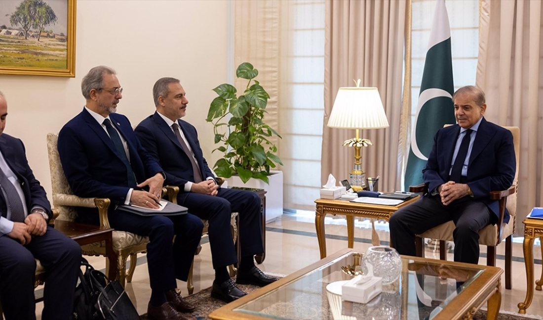 Dışişleri Bakanı Hakan Fidan, Pakistan Başbakanı Şahbaz Şerif tarafından kabul