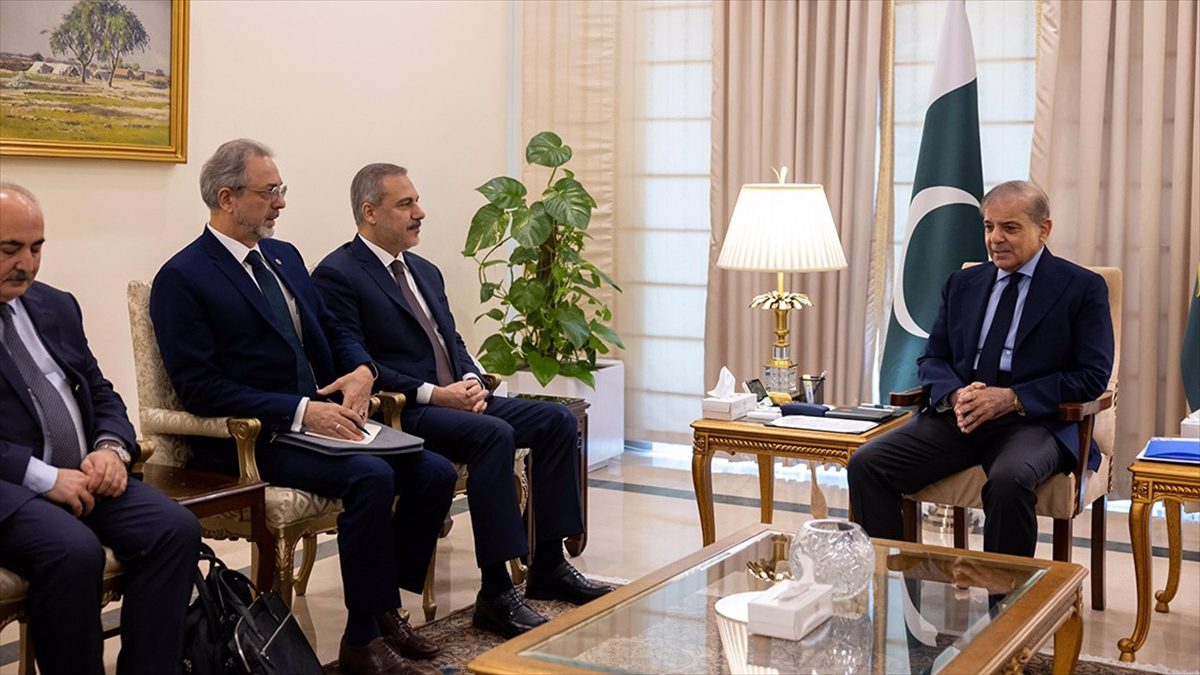 Dışişleri Bakanı Hakan Fidan, Pakistan Başbakanı Şahbaz Şerif tarafından kabul