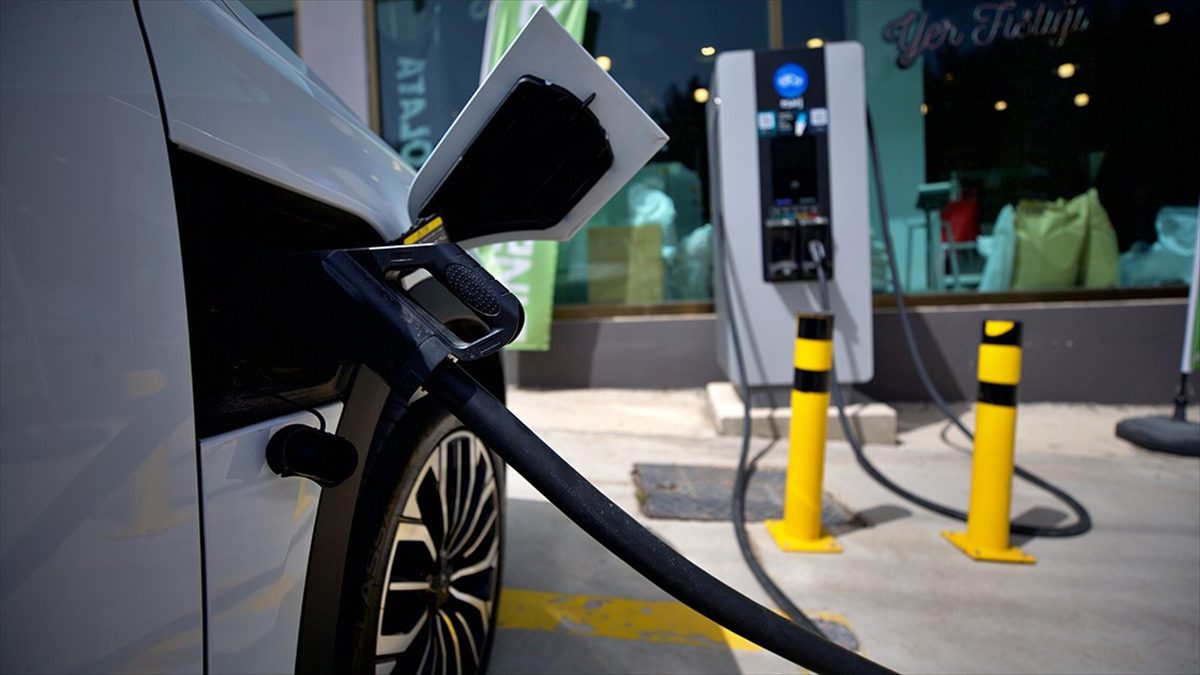 Elektrikli otomobiller, benzinli ve dizel otomobillere kıyasla yaklaşık yüzde 50