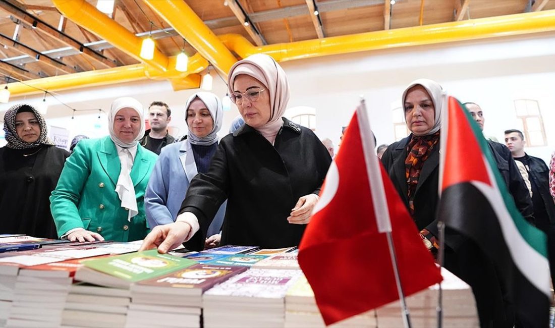 Cumhurbaşkanı Recep Tayyip Erdoğan'ın eşi Emine Erdoğan, Rami Kütüphanesi'nde düzenlenen