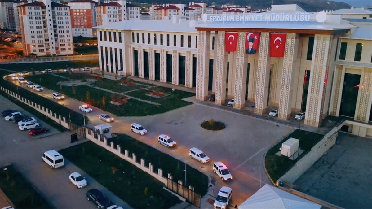 Erzurum merkezli 11 ilde, yasa dışı bahis sitelerine para transferinde
