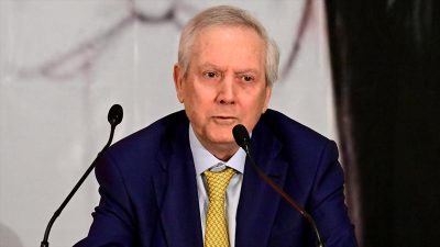 Fenerbahçe Kulübü Başkan Adayı Aziz Yıldırım, "Mourinho'yla cumartesi İngiltere'de konuşacağız.