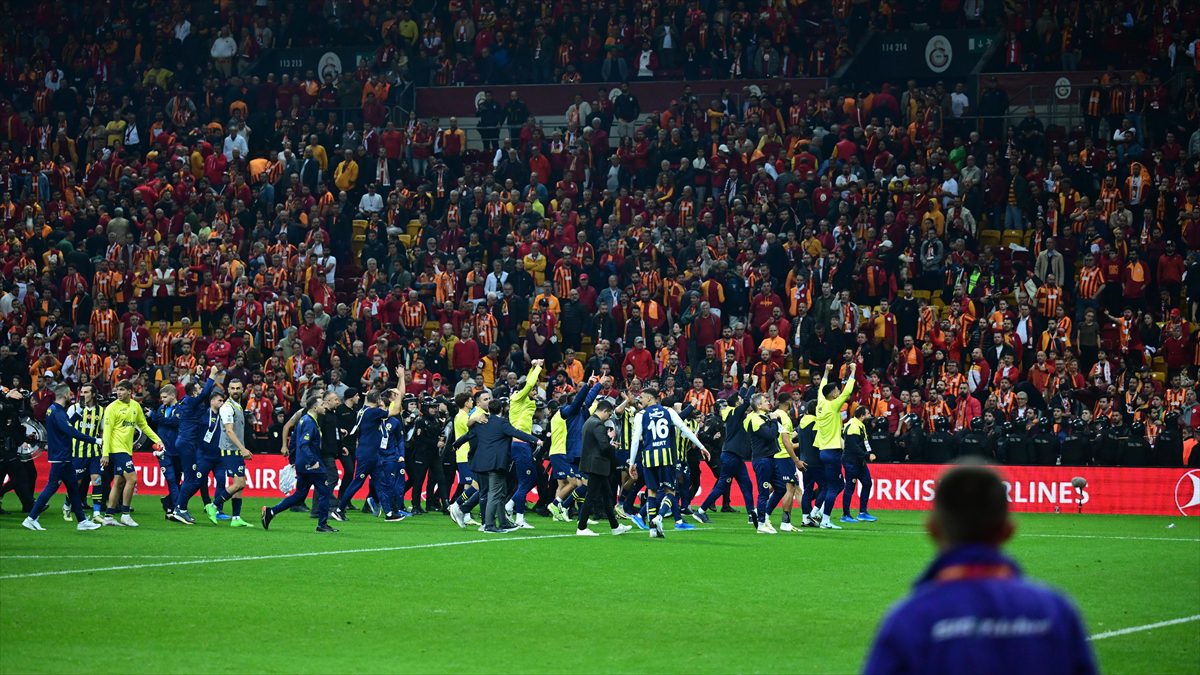 İSTANBUL (AA) – Sarı-lacivertli kulüp, derbinin ardından yaşanan olaylar ve