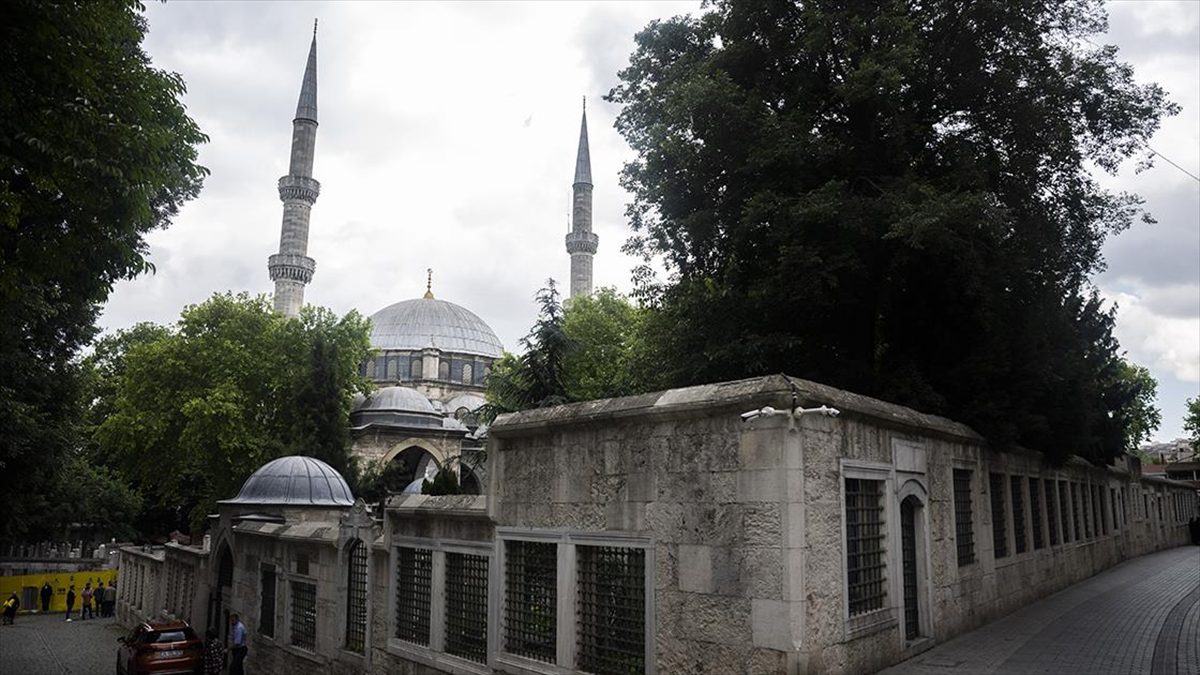 Askeri dehası, devlet adamlığı ve entelektüel kişiliğiyle tarihin büyük liderleri