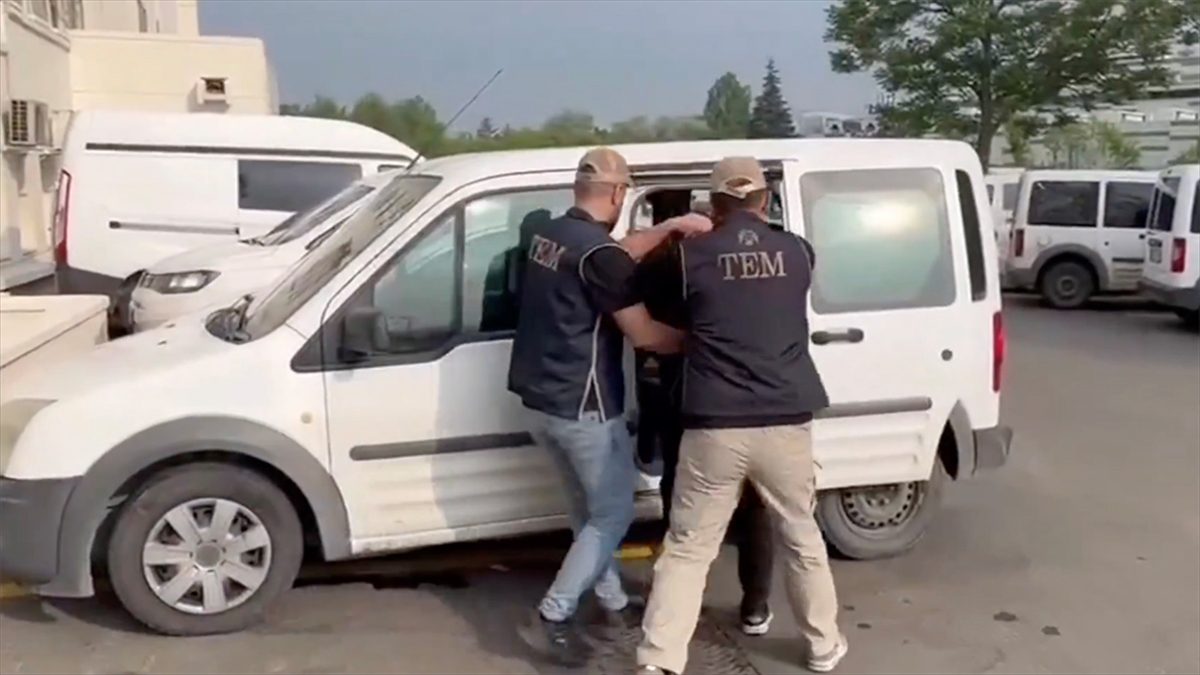 İçişleri Bakanı Ali Yerlikaya, FETÖ'ye yönelik 17 ilde düzenlenen "Kıskaç-14"