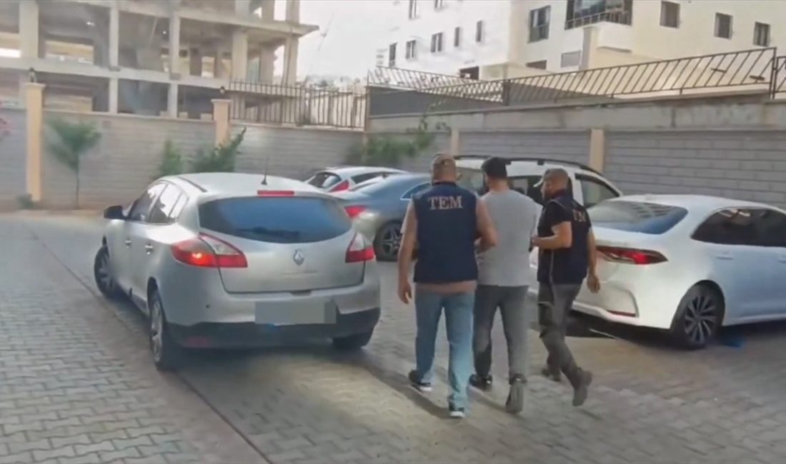İçişleri Bakanı Ali Yerlikaya, FETÖ'ye yönelik 17 ilde düzenlenen "Kıskaç-18"