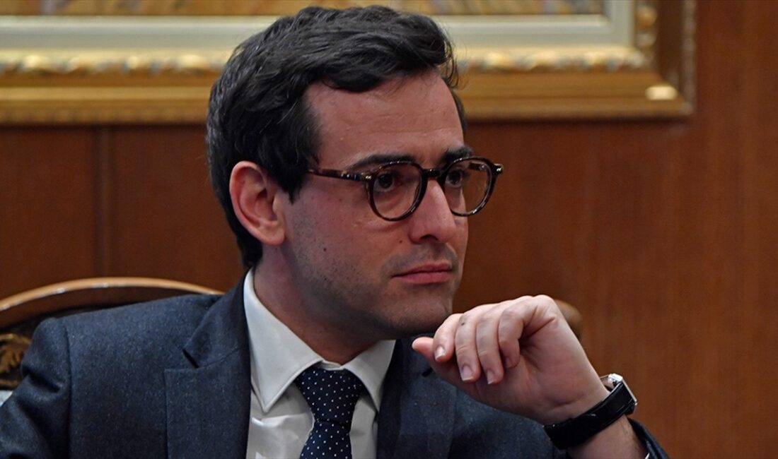 Bakan Stephane Sejourne'nin açıklanan Orta Doğu takviminde Mısır yer almıyordu.