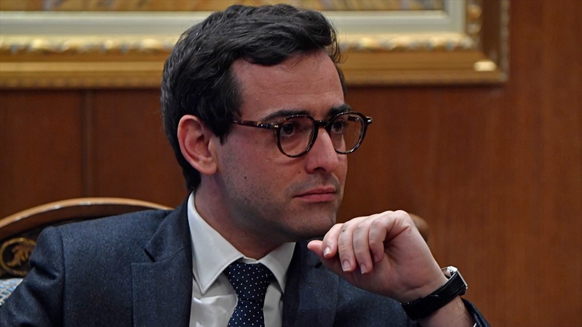 Bakan Stephane Sejourne'nin açıklanan Orta Doğu takviminde Mısır yer almıyordu.