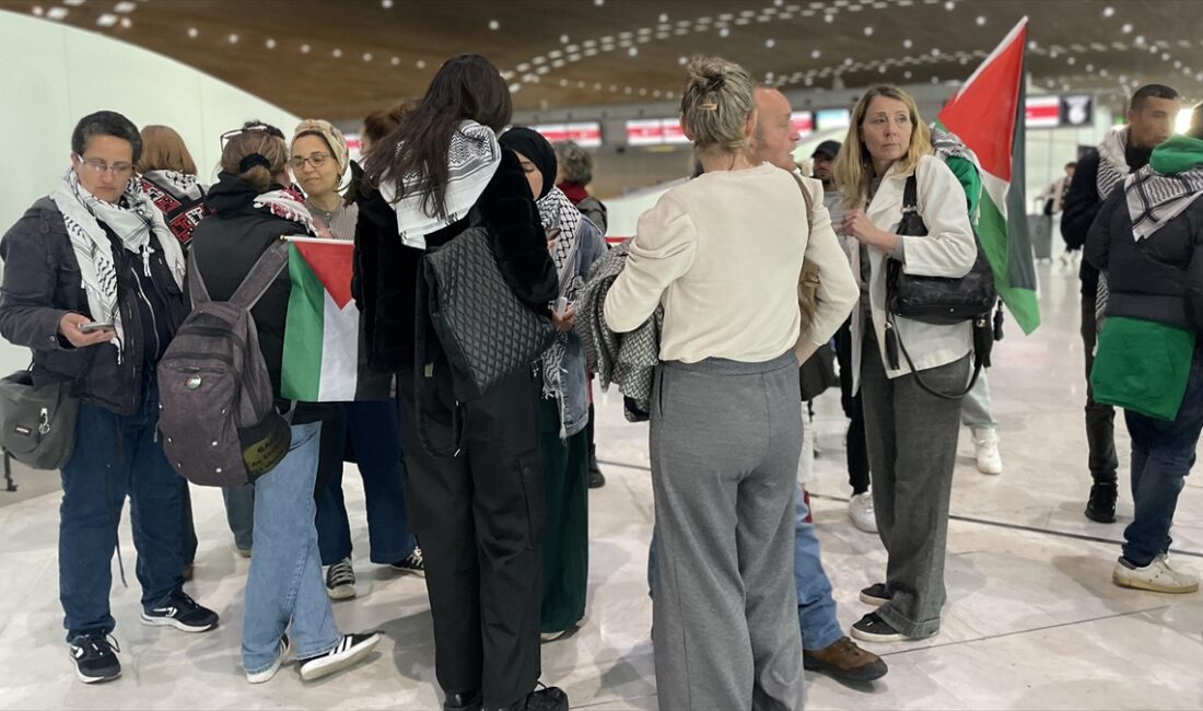 PARIS (AA) – Filistin yanlıları, Fransa topraklarına girmesine izin verilmeyen