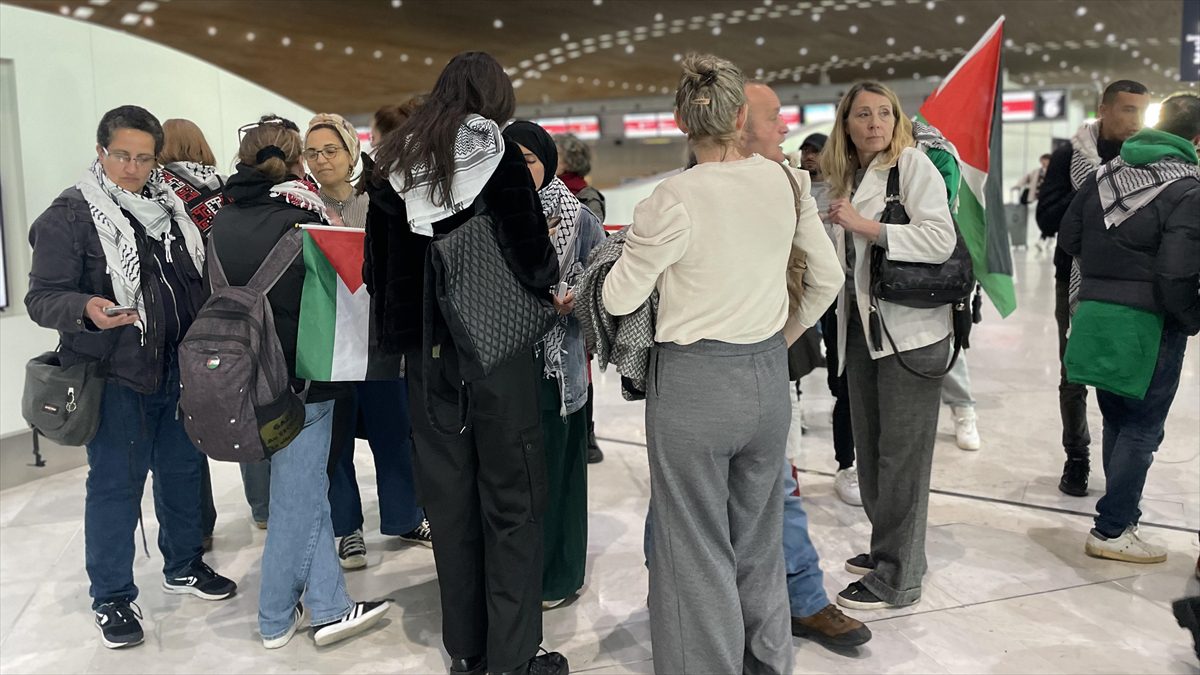 PARIS (AA) – Filistin yanlıları, Fransa topraklarına girmesine izin verilmeyen