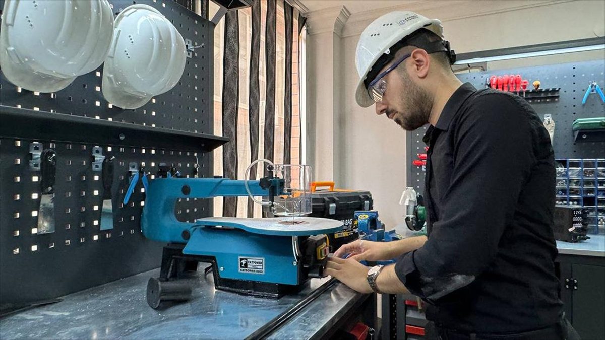 Sanayi ve Teknoloji Bakanlığının destekleriyle Kocaeli'de kurdukları AR-GE merkezinde çeşitli