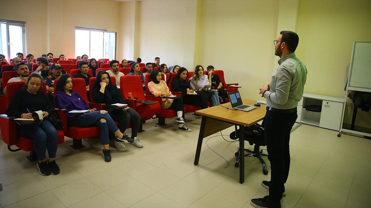 Kayseri'de, Orta Anadolu Kalkınma Ajansı (ORAN) tarafından hazırlanan "Uçak Bakım