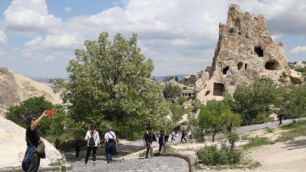 Göreme Açık Hava Müzesi kayadan oyma kiliseleri ve duvar resimleriyle turistleri çekiyor