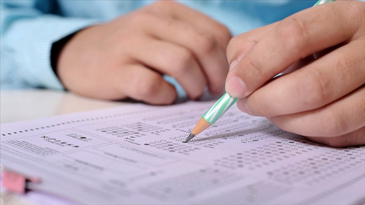 Milli Eğitim Bakanlığınca (MEB), 21 Nisan'da düzenlenen İlköğretim ve Ortaöğretim